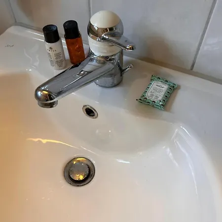 2 Mit Kueche Und Bad Apartment Zurich
